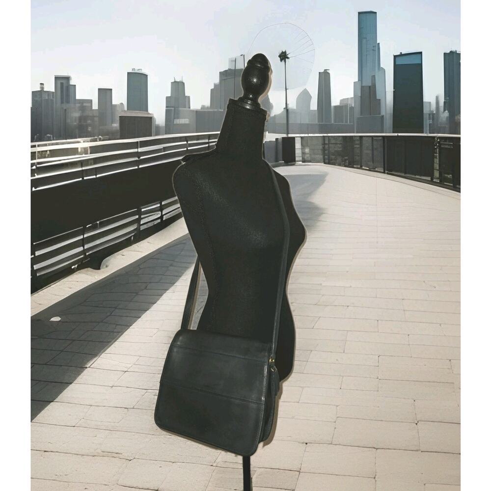 Vintage COACH 9092 Tribeca Stitch Flap Dark Blue Leather Crossbody Bag 10x9x3